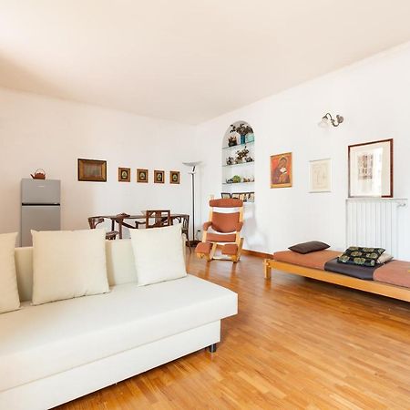 Cozy Apt With Balcony - Porta Romana District Milan Exterior photo