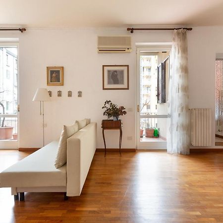 Cozy Apt With Balcony - Porta Romana District Milan Exterior photo